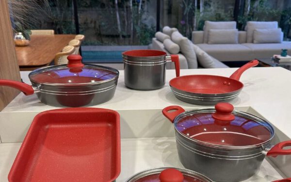 Descubra o poder antiaderente das panelas Red Silver A leiteira Red Silver é boa?
